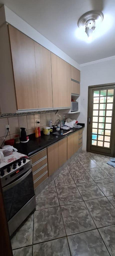CASA EM EXELENTE LOCALIZAÇÃO