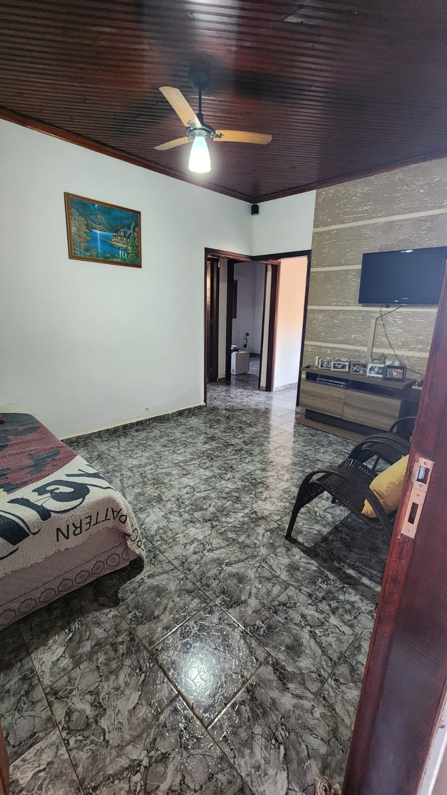 VENDO CASA COM SUÍTE