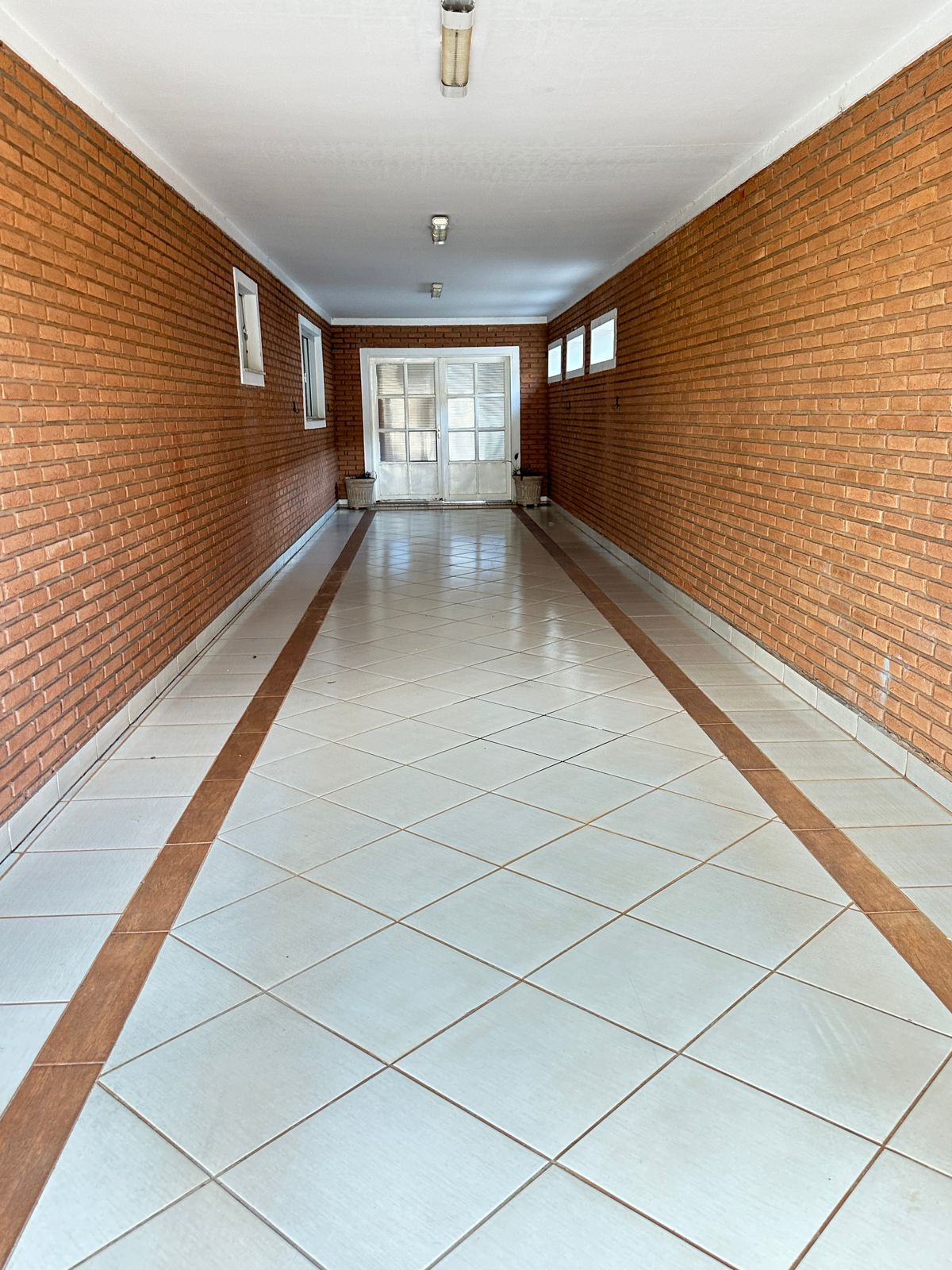 VENDO CASA NO CENTRO