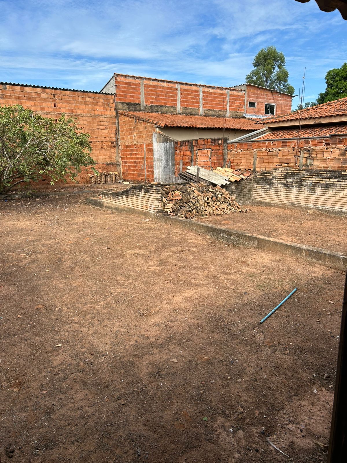 VENDO CASA NO JD MARIA TANURI