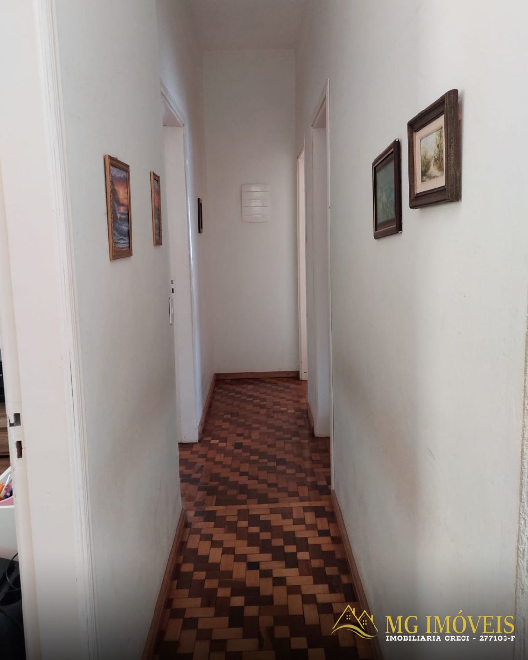 VENDO CASA COM PISCINA