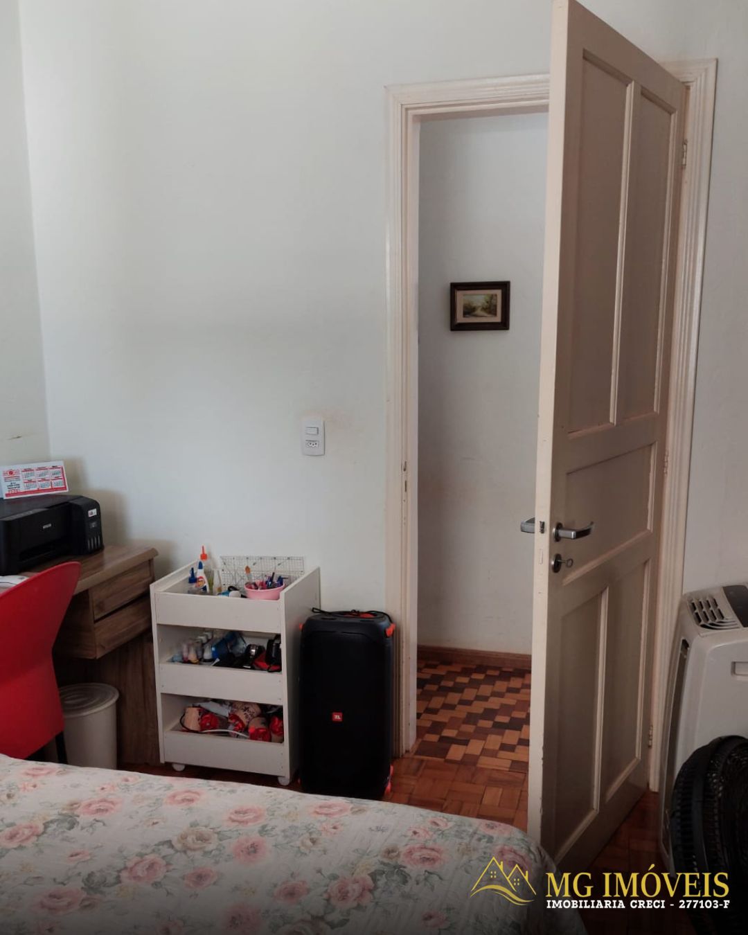 VENDO CASA COM PISCINA