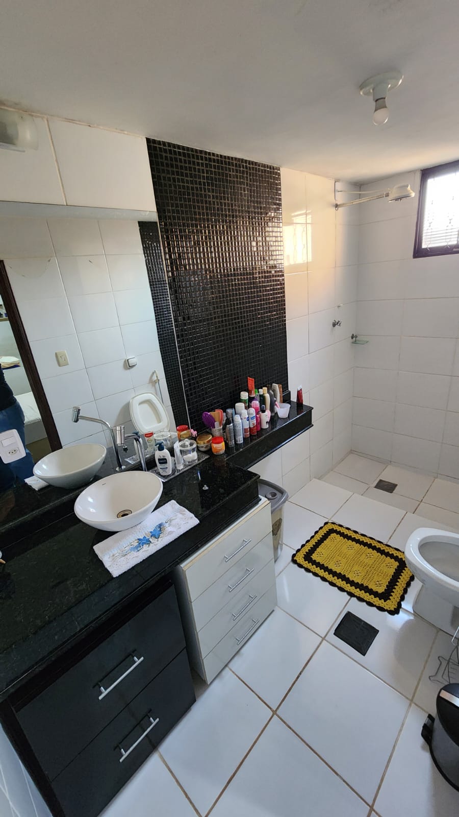 VENDO CASA COM SUÍTE