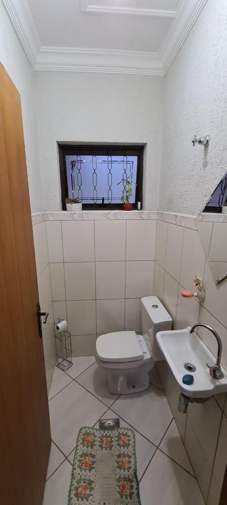 CASA EM EXELENTE LOCALIZAÇÃO