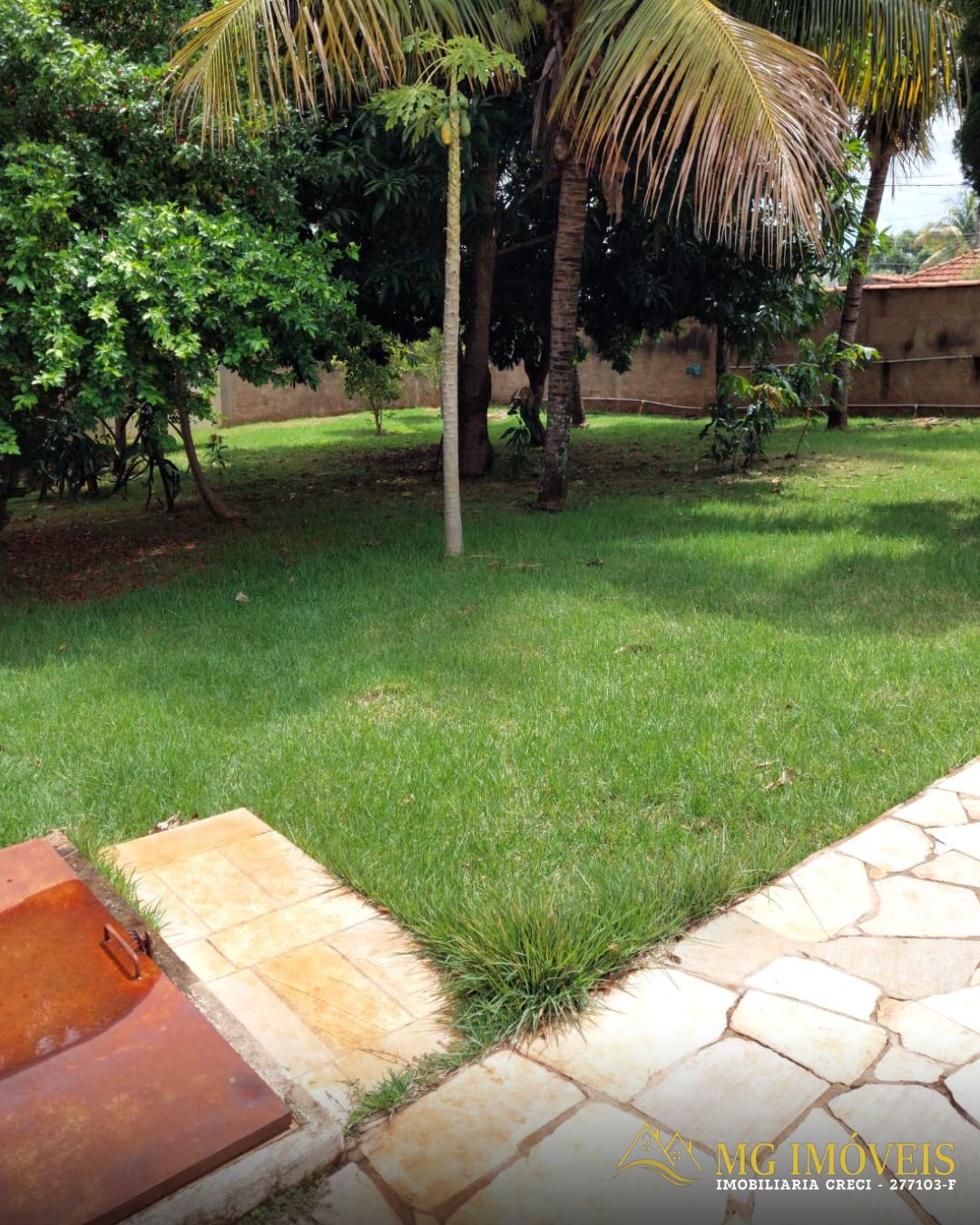 VENDO CASA COM PISCINA
